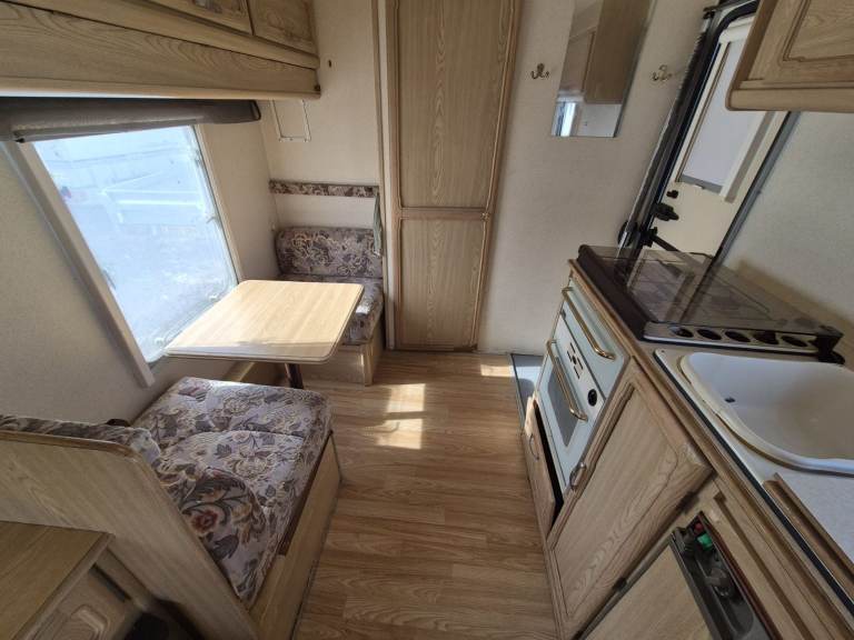 Lunar planet 4 berth caravan