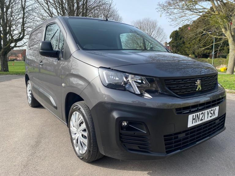2021 Peugeot Partner 1000 1.5 BlueHDi 100 Professional Van FULL SERVICE HISTORY SAT NAV PANEL VAN...