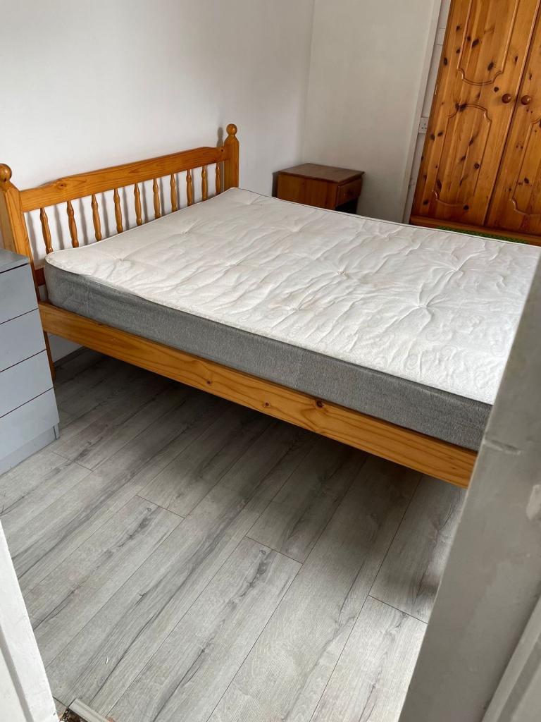 One bedroom studio flat to rent near ILFORD STATION