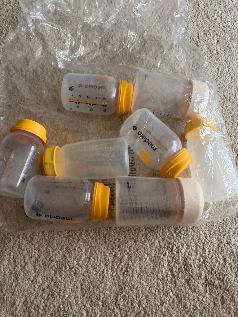 Breast milk bottle storage