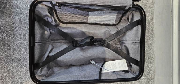 Ricardo Beverly Hills 21” Carry-On Hardcase Spinner Suitcase Luggage