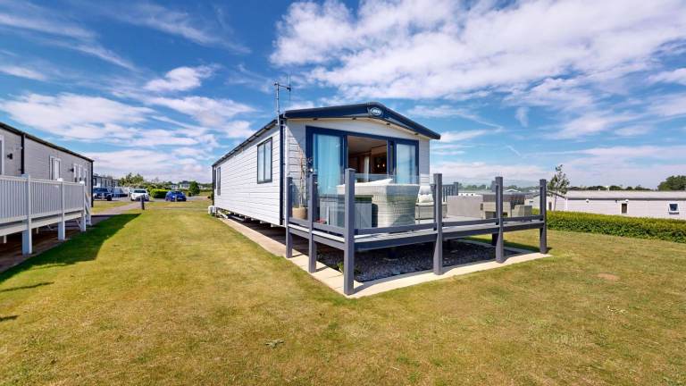 STUNNING Private sale static holiday home for sale - Front Row pitch Primrose Valley