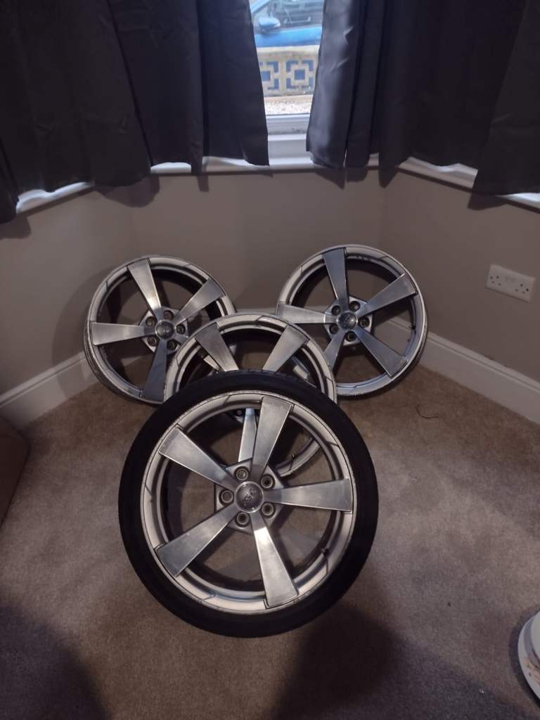 Genuine Audi TT S3 5 stud alloys