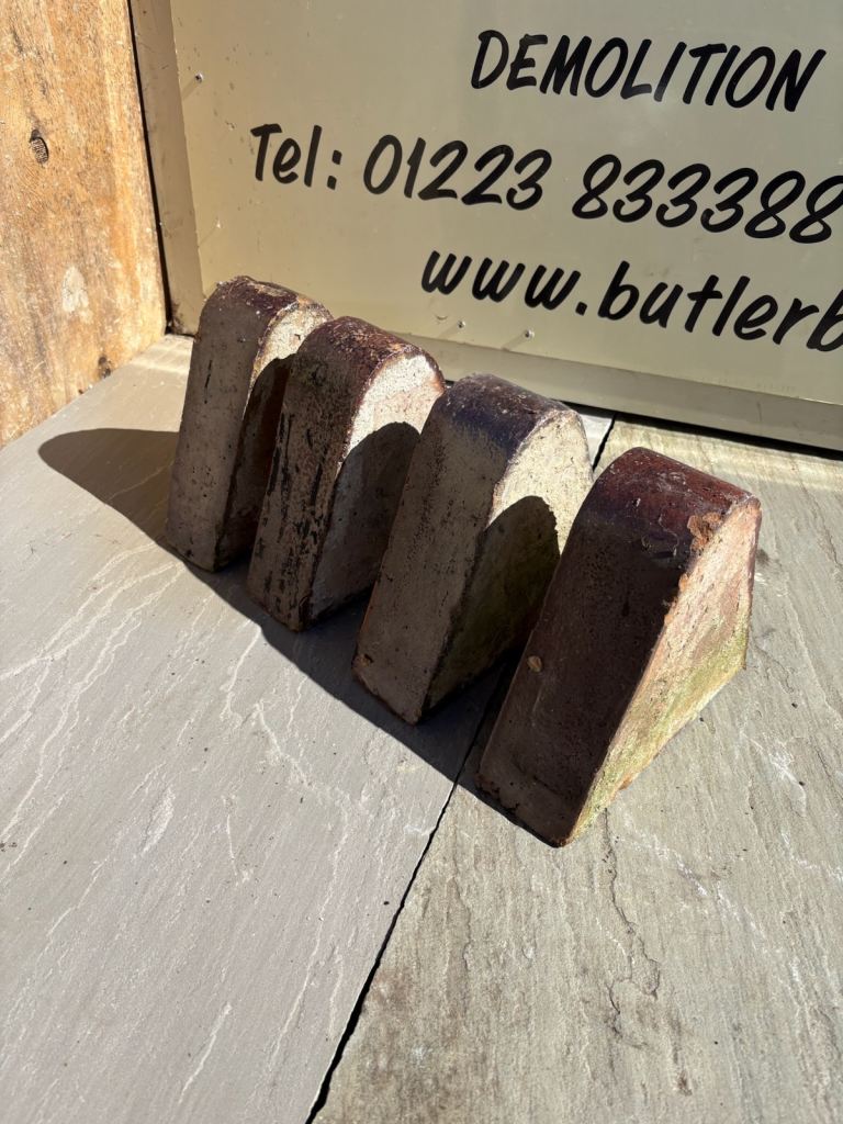 RECLAIMED glazed triangle wall coping brick