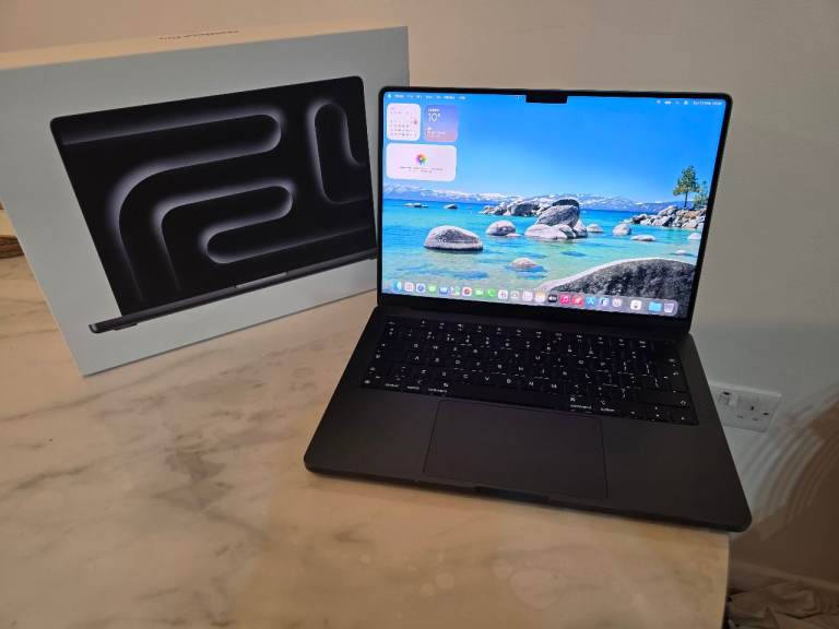 Apple MacBook Pro M4 14-inch 512GB SSD, 16GB RAM 2024