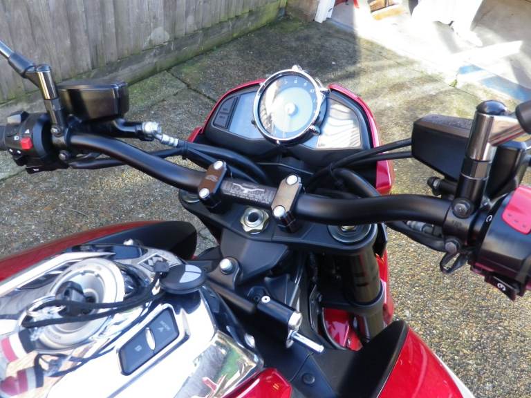 Suzuki BKING B KING GSX1300BK 2011 1340 cc Cresent Suzuki Hayabusa Power Naked