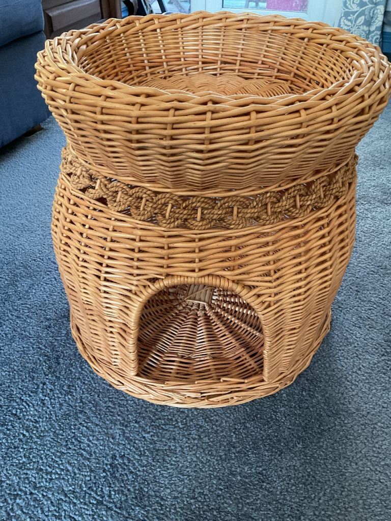 Wicker cat house