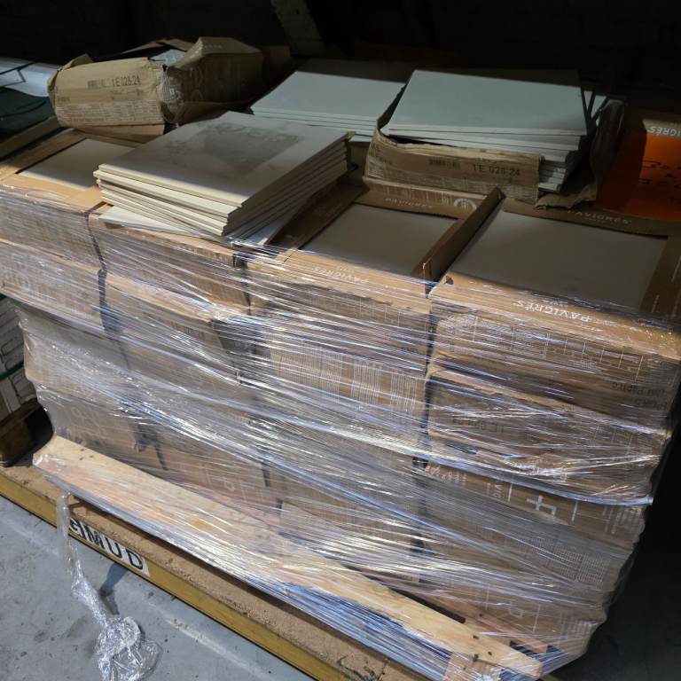 Beige tiles pallet 83sqm