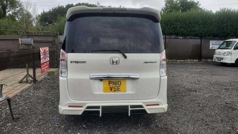 Honda stepwagon spada 2.0 auto 8 seater fresh japanese import new tyres 2010