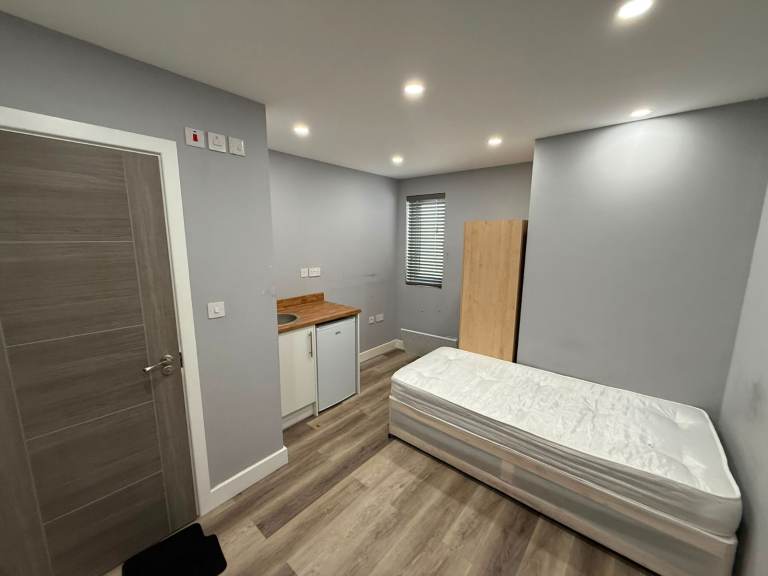 BENEFITS ACCEPTED - Studio Flat Available in Southall Ealing UB1