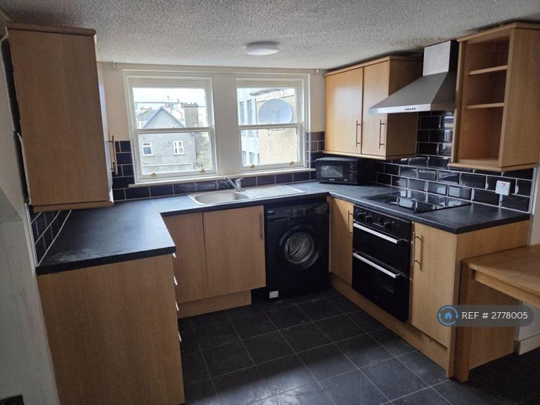 2 bedroom flat in Christie Street, Paisley, PA1 (2 bed) (#2778005)