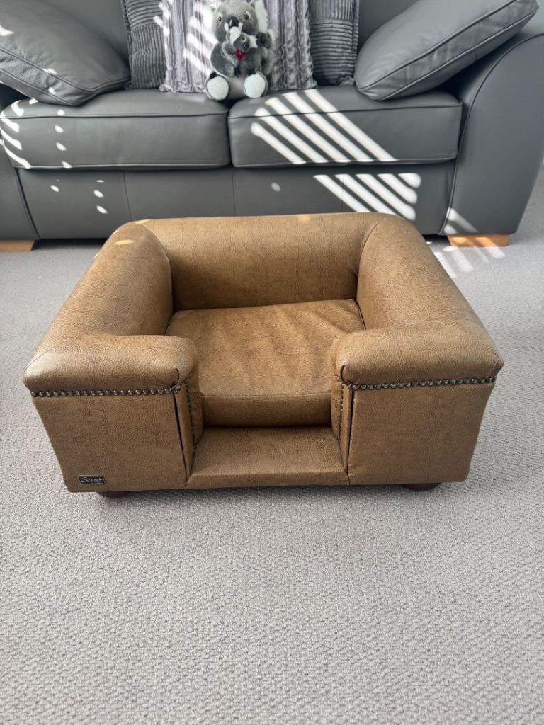 Leather Dog Bed - Scotts of London 