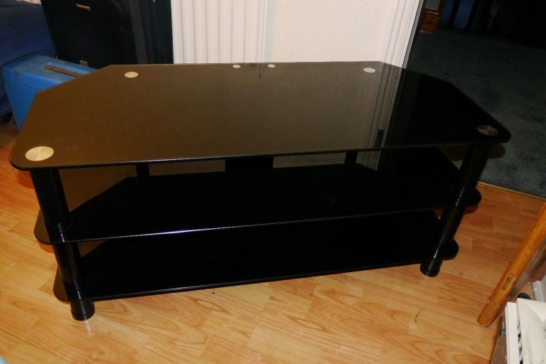 Black glass TV/HiFi table
