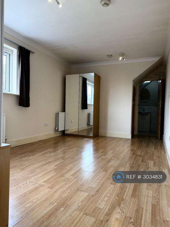 Studio flat in Tanfield Avenue, London, NW2 (#3034831)