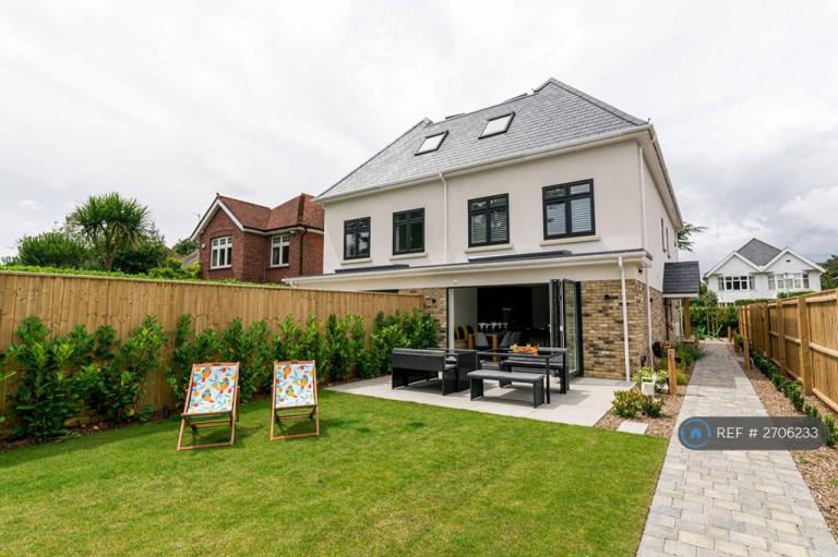 4 bedroom house in Boulnois Avenue, Poole, BH14 (4 bed) (#2706233)