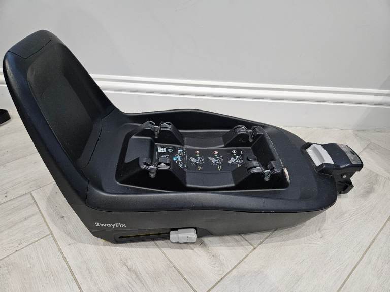 Maxi Cosi 2 way iso fix base