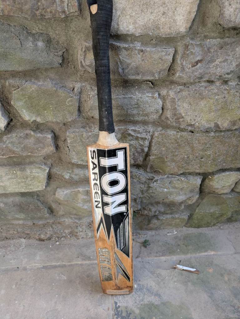 Cricket bat Ton sareen