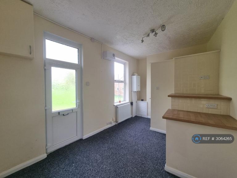 1 bedroom flat in Hawarden Buildings, Swansea, SA1 (1 bed) (#3064265)
