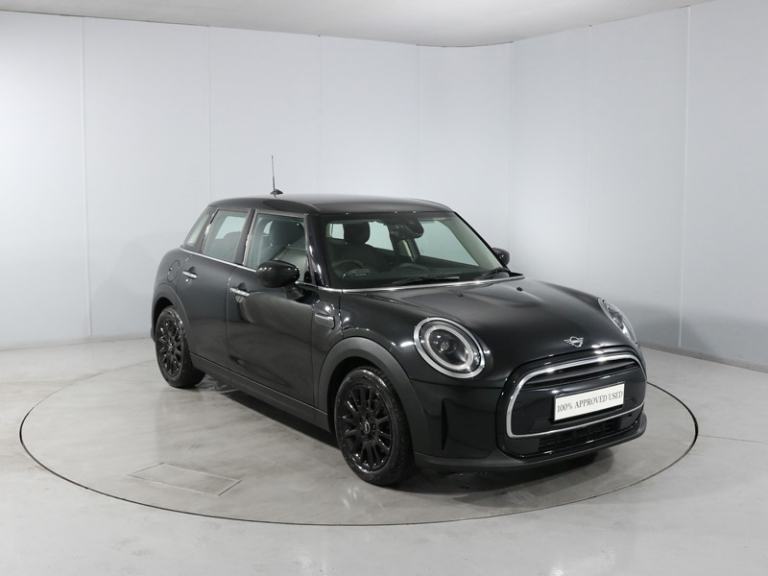 MINI HATCHBACK 1.5 Cooper Classic Premium 5dr Auto