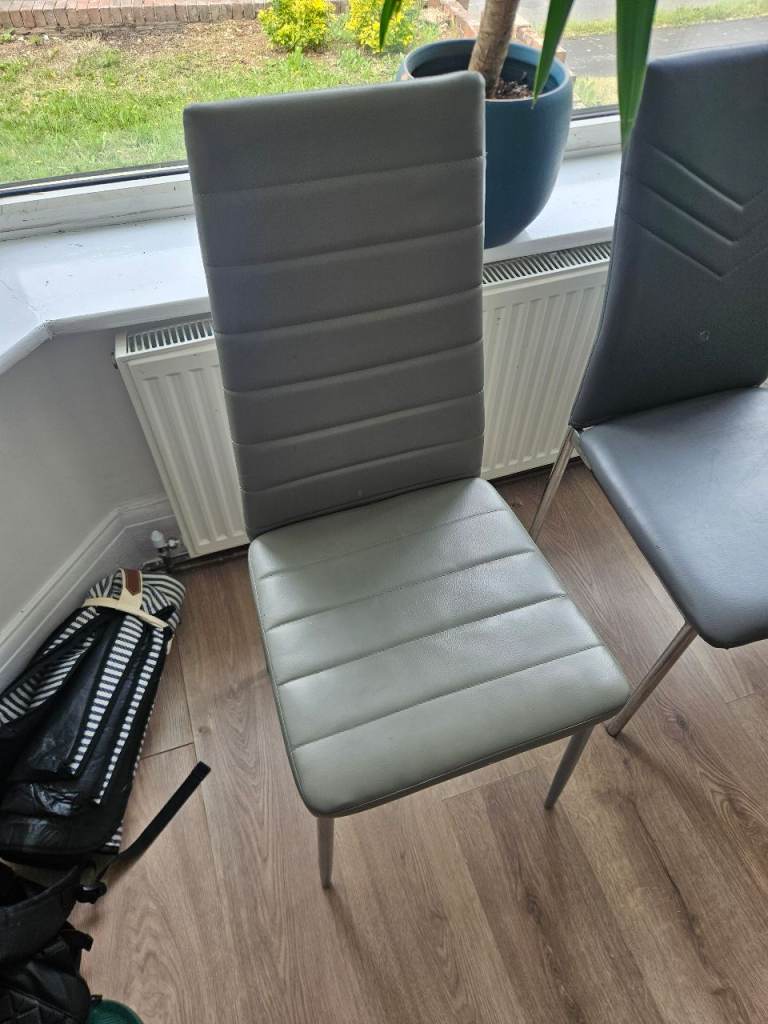 Set of 4 chairs, free to collect