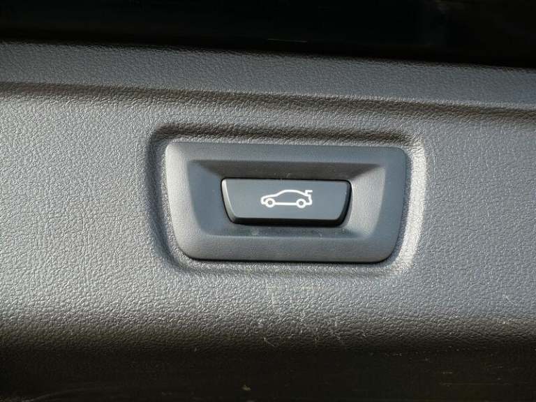 2022 BMW 3 Series 2.0 330e 12kWh M Sport Touring 5dr Petrol Plug-in Hybrid Auto Euro 6 (s/s)  Est...