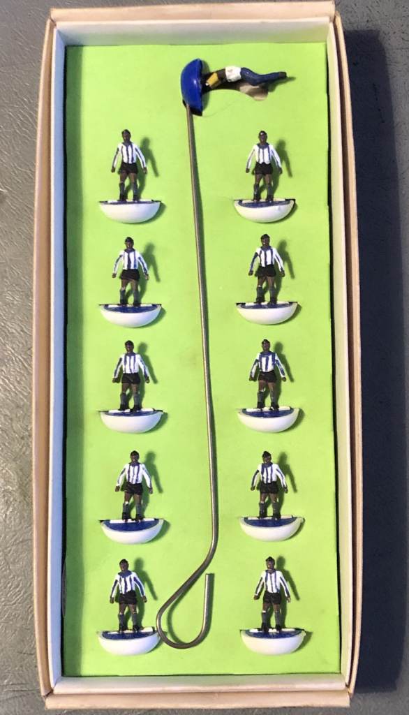 ARGENTINA subbuteo HW heavyweight football team, c 1969, from smoke-free home