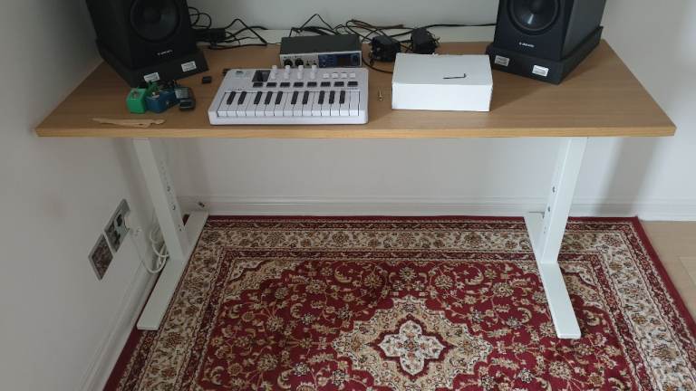 Ikea Office Table (MITTZON) Walnut Veneer & White Swivel Chair (LOBERGET/MALSKAR) *COLLECTION ONLY*