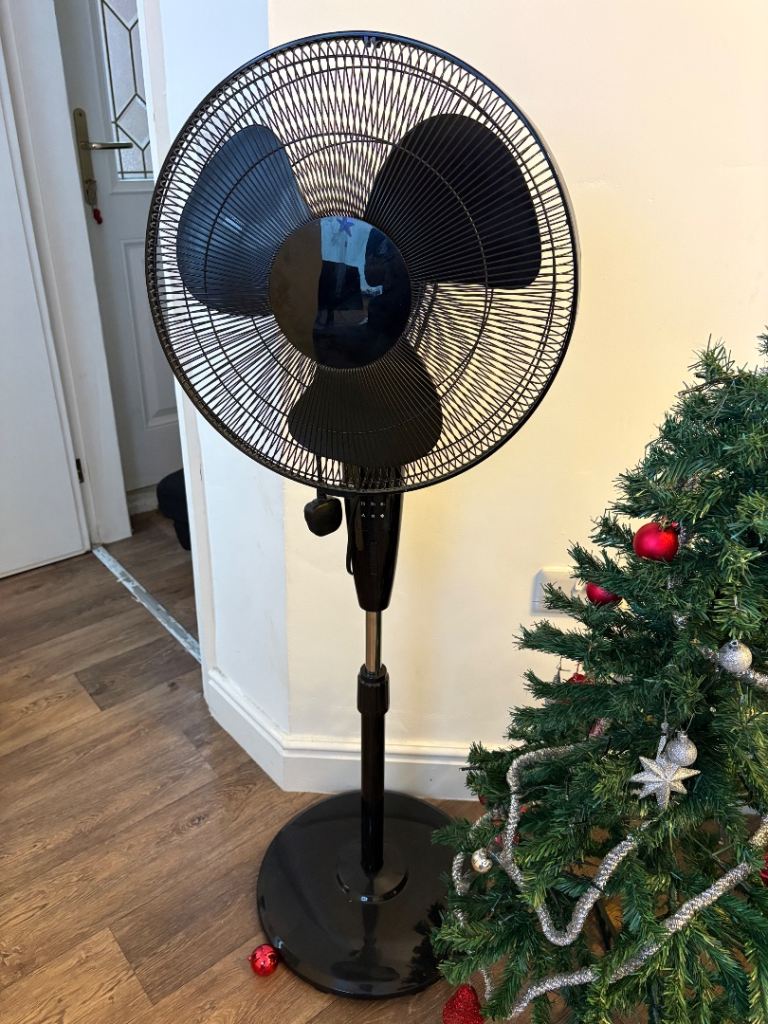 Pedestal Fan (with remote, timer & wind settings)