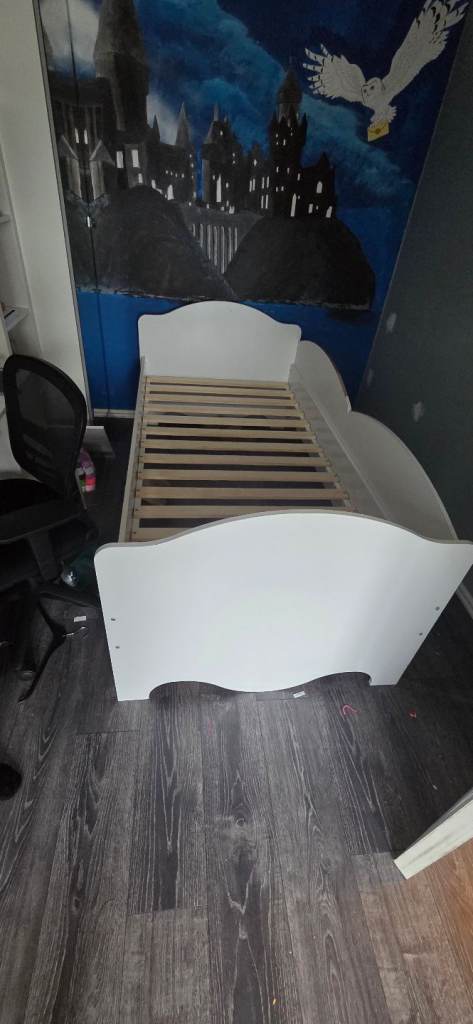 Single bed 