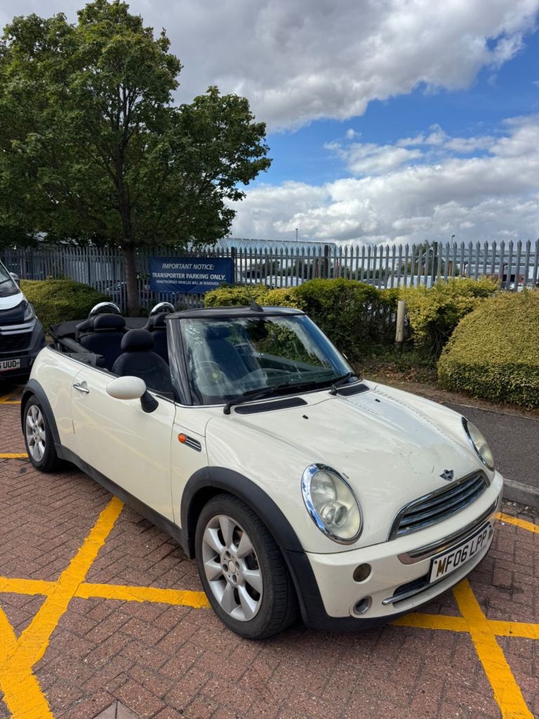 Mini, CONVERTIBLE, Convertible, 2006, Manual, 1598 (cc), 2 doors