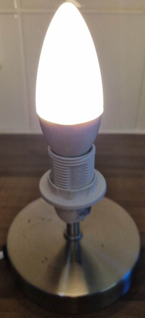 New Unused E14 LED Candle Light Bulb | Warm White 2700K 5W 470lm SES | LS2 Uni of Leeds