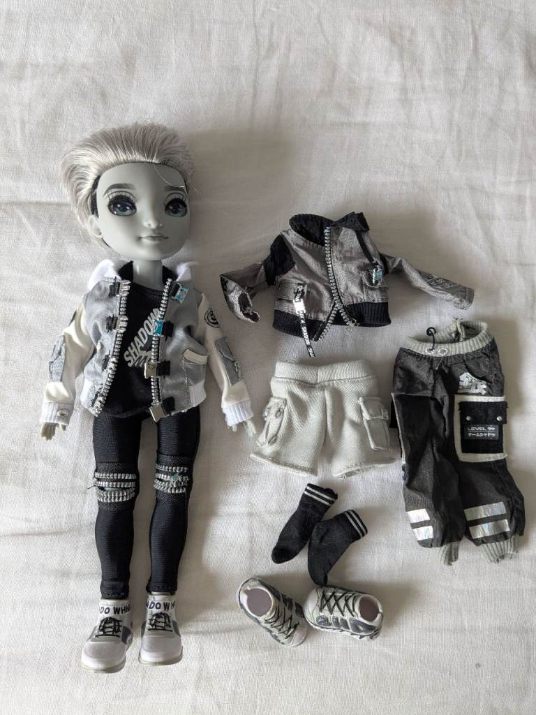 Shadow High Boy Doll – Ash Silverstone – Complete with Second Outfit