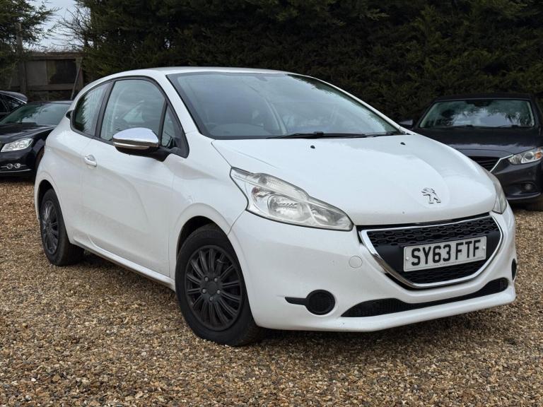 2013 Peugeot 208 1.2 VTi Access+ 3dr HATCHBACK PETROL Manual