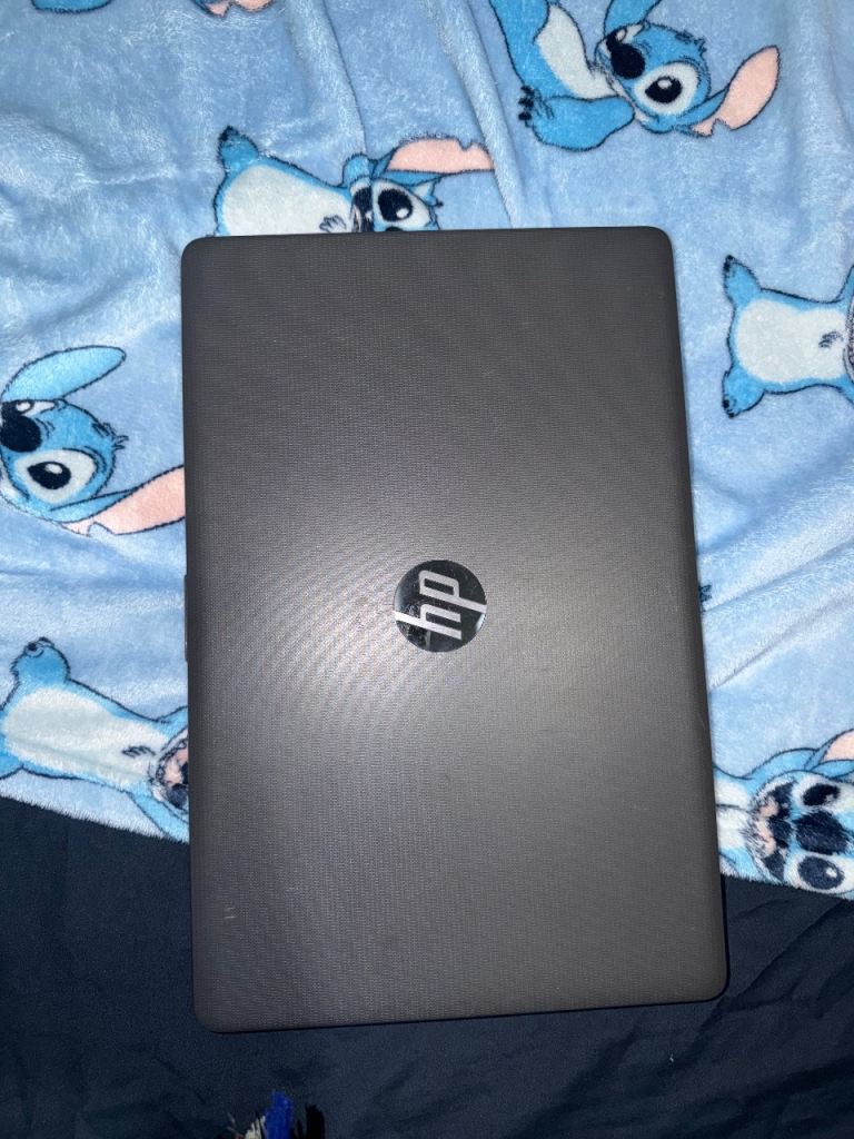 HP Laptop with AMD Ryzen Processor – Good Condition