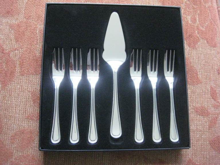 Brand New Arthur Price High Quality 18/10Stainless Steel Bead Cake Lifter & 6 Pastry Forks: £20.00