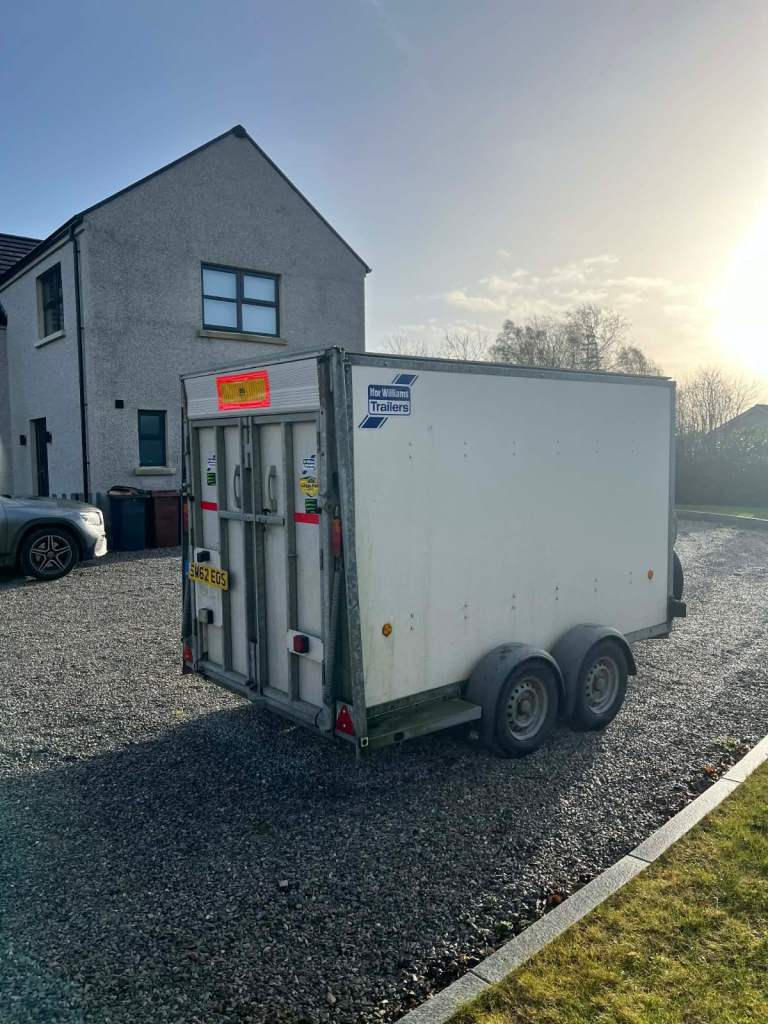 Ifor Williams BV105 box trailer 