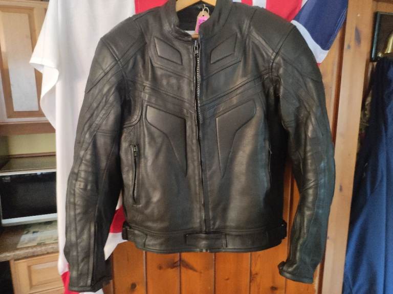 MOTOD Leather Motorcycle Jacket Black Size L Armoured good condition 