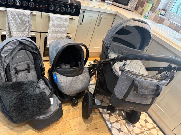 Venicci Shadow Travel System