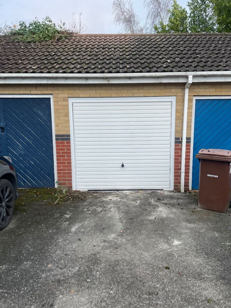 Garage / Storage for rent