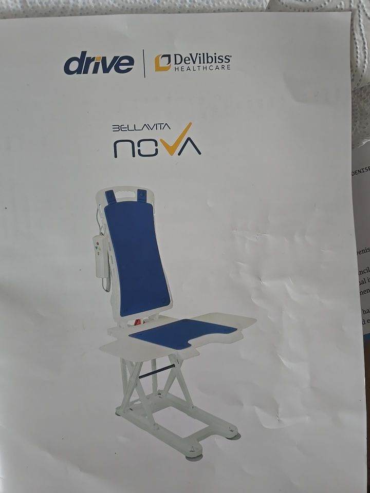 Bath chair lift