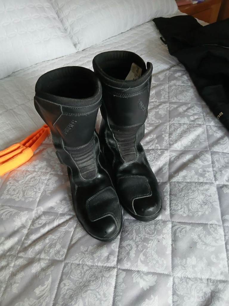 Triumph motorcycle boots size 42