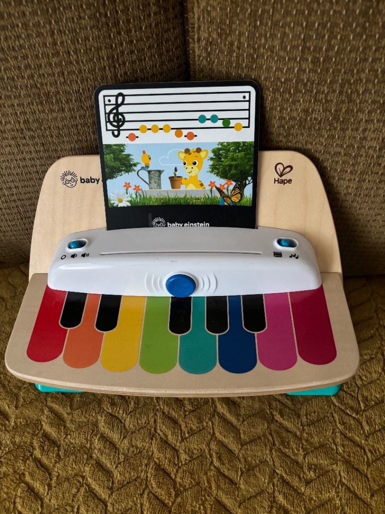 Toy piano