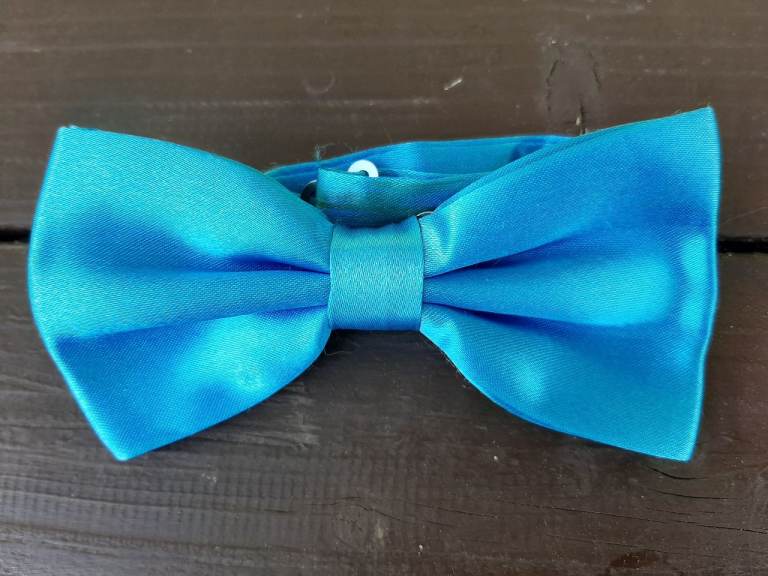 11 BOW TIES