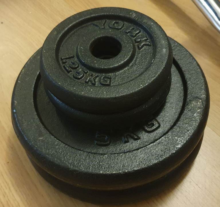 YORK Black Cast Iron Plates Weight Fitness Home Gym Lifting 2x 1.25 Kg 2x 5 Kg