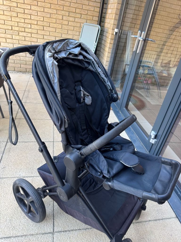 Cybex Priam Pushchair – Black – with Cybex Down Footmuff & Hand Muff