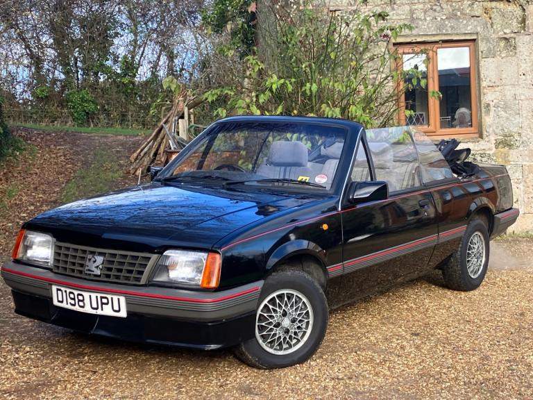 1987 Vauxhall Cavalier 1.8i 2dr CONVERTIBLE Petrol Manual