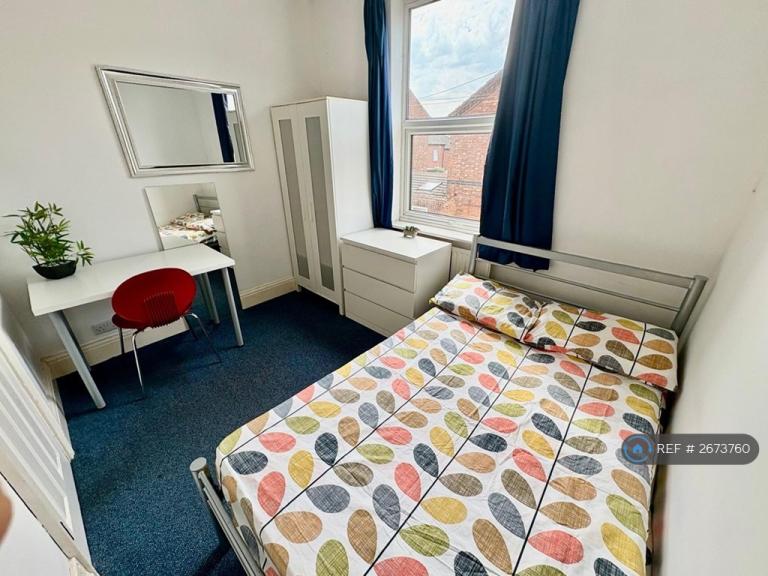 6 bedroom house in Osmaston St, Nottingham, NG7 (6 bed) (#2673760)