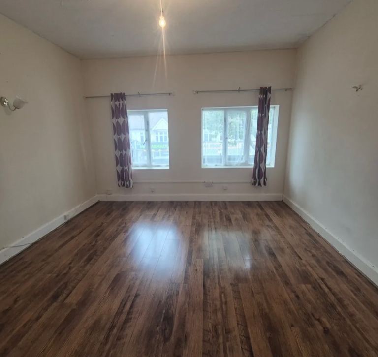 Large Double Room Palmers Green (All Bills Included)