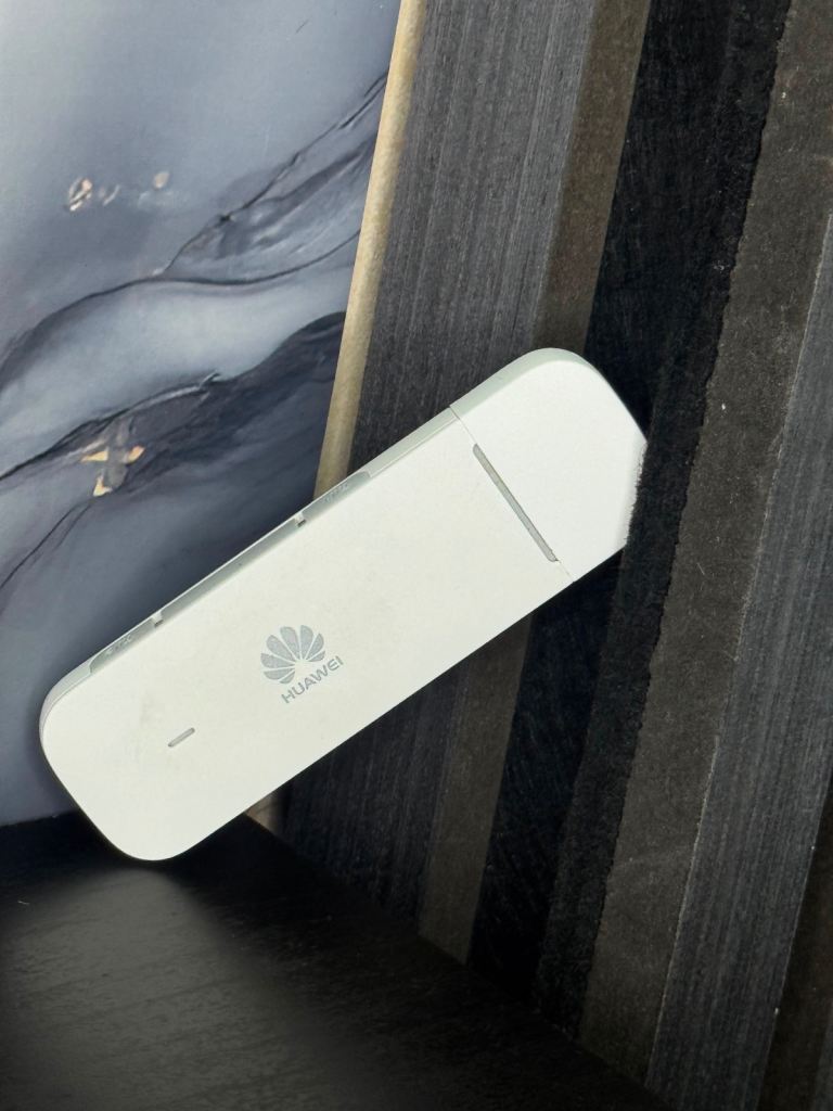 Huawei E3372h-320 Mobile Broadband Dongle – White