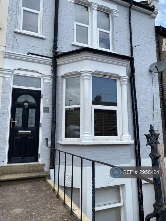 2 bedroom house in Waverley Road, London, SE18 (2 bed) (#2958424)